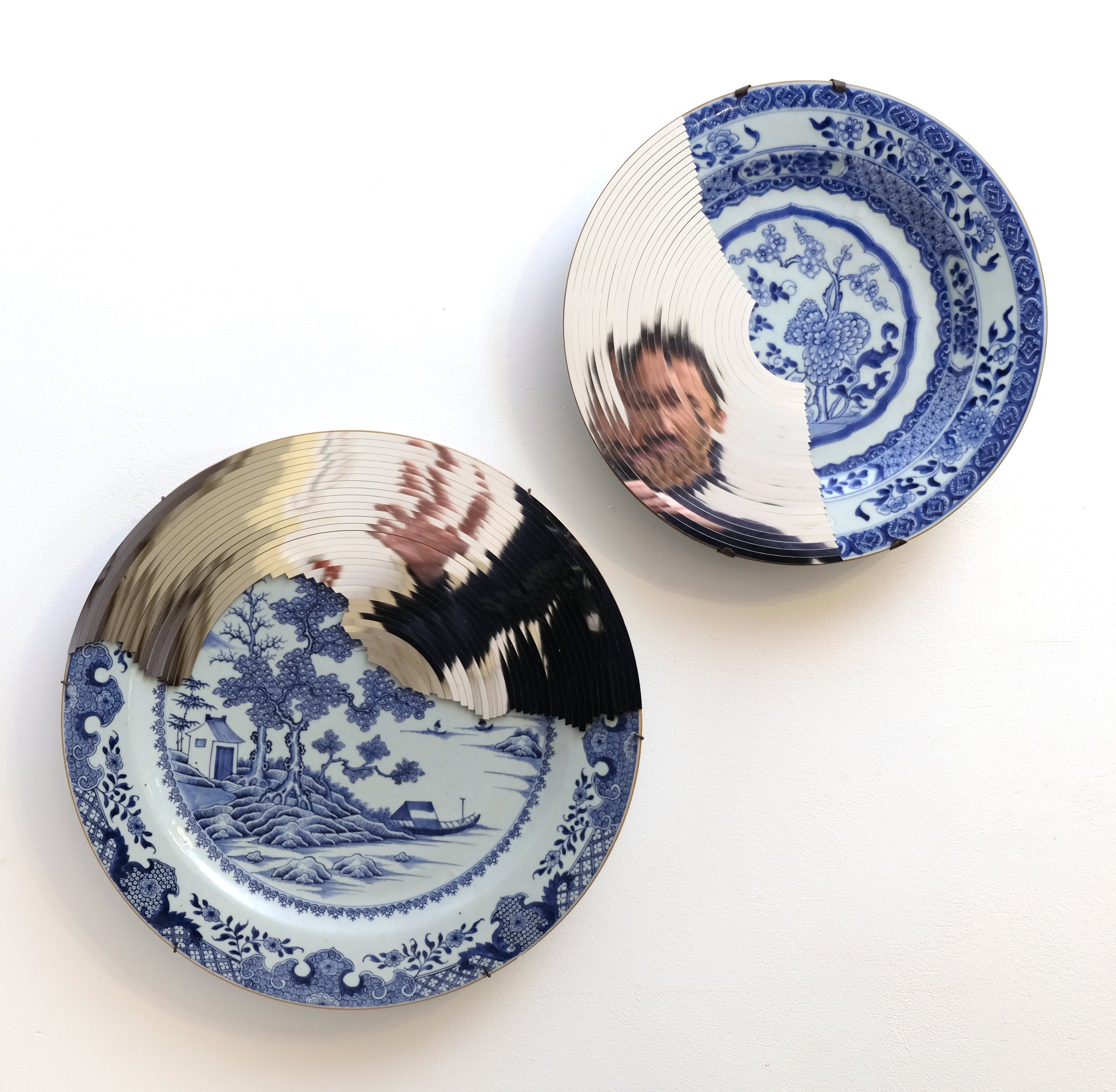 Two blue and white porcelain mirror works